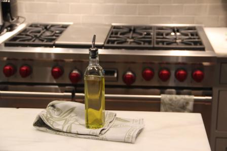 6 Easy Ways To Clean Stainless Steel Appliances And Sinks