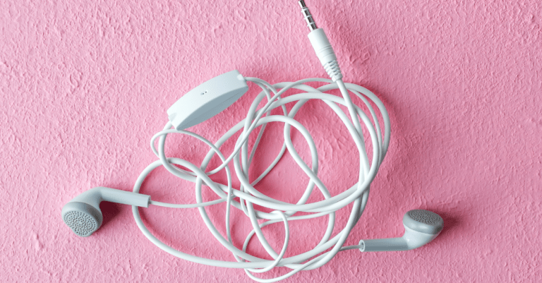 8 Ways to Manage Tangled Wires and Cords - 82