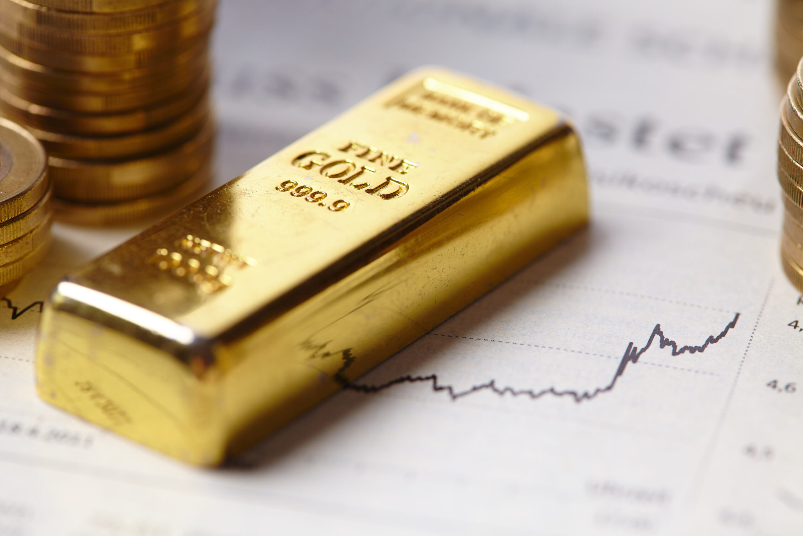 Gold price per ounce is over 2,000 dollars, again